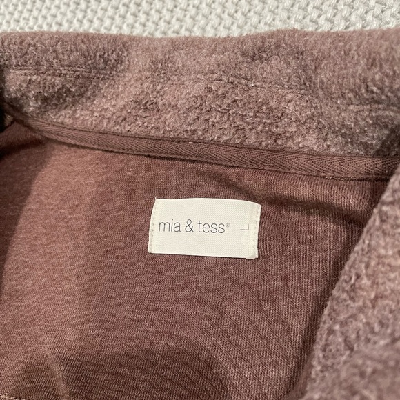 LIKE NEW Mia and Tess Brown Button Up Jacket - Picture 2 of 3